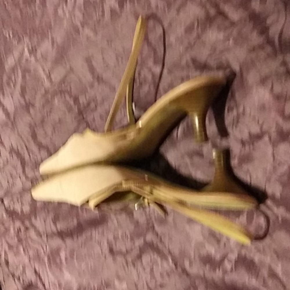 Shoes - Picture 2 of 3